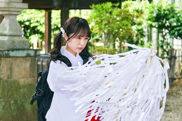 山下幸輝＆なえなのからのコメントも！ 映画『見える子ちゃん』ふたりの新たな場面写真が公開