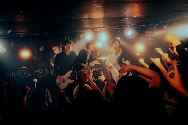 ジ・エンプティ『革命ツアー2024』サバシスターを迎えた初日・千葉LOOKは最高にフレンドリーな空間だった【オフィシャルレポート】