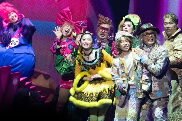 堂本光一がカリスマ性あふれるウィリー・ウォンカに　ミュージカル『チャーリーとチョコレート工場』上演中