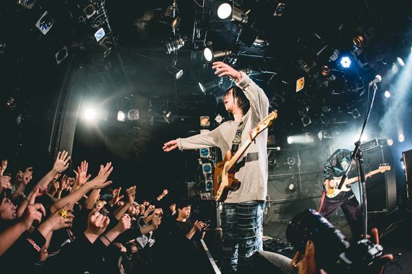 ザ・シスターズハイ、リリースツアー最終公演レポート「ここにいる全員とすげえバカみたいにロマンティックな世界をもっと観たい」