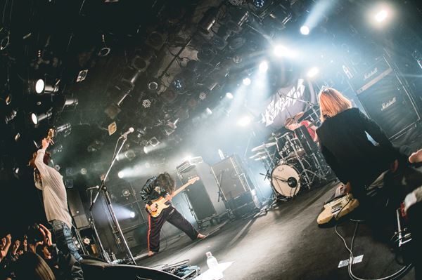 ザ・シスターズハイ、リリースツアー最終公演レポート「ここにいる全員とすげえバカみたいにロマンティックな世界をもっと観たい」