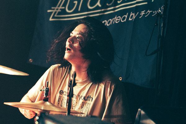 SAIHATE×プルスタンス×おもかげ『Grasshopper vol.31』まっすぐなロックサウンドが混ざり合った一夜をレポート