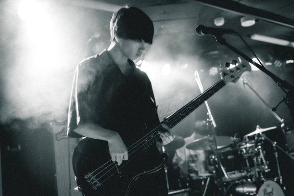 SAIHATE×プルスタンス×おもかげ『Grasshopper vol.31』まっすぐなロックサウンドが混ざり合った一夜をレポート