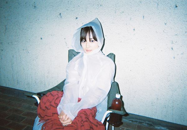 水上恒司×山下美月×宮舘涼太の3ショットも！ 映画『火喰鳥を、喰う』オフショット公開