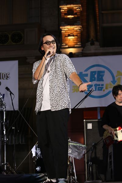 コブクロ、USJで大阪・関西万博テーマソングを初披露「皆さんの夢を全力で応援したい」