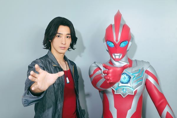 『ウルトラマンオメガ』主演・近藤頌利が表現する“違和感”「僕自身にも時間が必要でした」