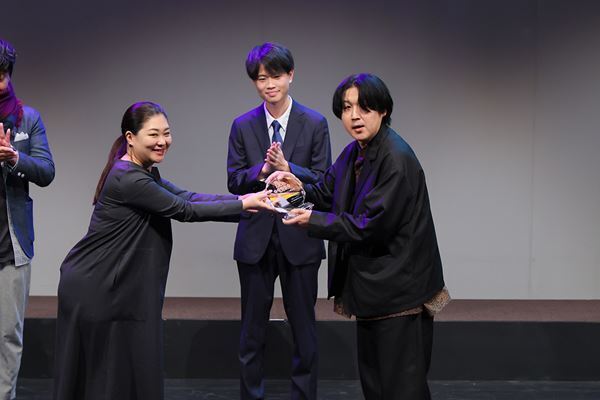 『関西演劇祭』エンニュイが最優秀作品賞を受賞！　伊原六花も「役者として皆さんとご一緒できるようにがんばりたい」