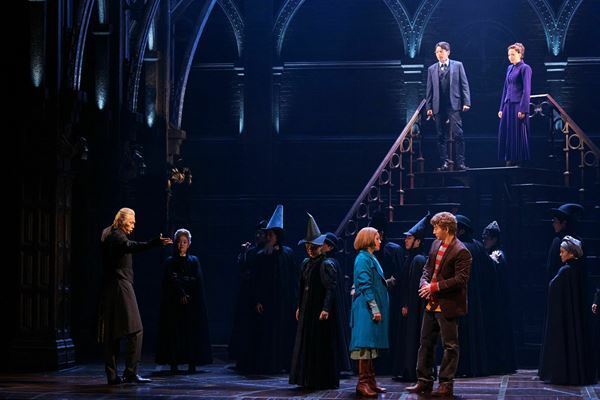 吉沢悠が新ハリー役としてデビュー！ 『ハリー・ポッターと呪いの子』舞台写真＆コメント到着