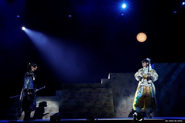 荒牧慶彦＆福澤侑、剣劇「三國志演技～曹魏」上演中　壮絶な対立劇から、歌・ダンス・ゲームの“お祭り騒ぎ”まで魅力満載