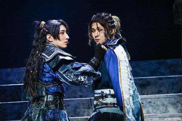 荒牧慶彦＆福澤侑、剣劇「三國志演技～曹魏」上演中　壮絶な対立劇から、歌・ダンス・ゲームの“お祭り騒ぎ”まで魅力満載