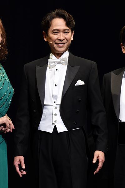 坂本昌行「スマートで優雅で楽しい作品」　ミュージカル『ホリデイ・イン』が開幕