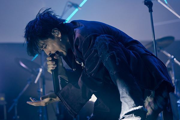 【生演奏映像＆写真55点】佐藤健、宮﨑優、町田啓太、志尊淳がサプライズ登場！ Netflix『グラスハート』TENBLANKによる生演奏に600人が熱狂