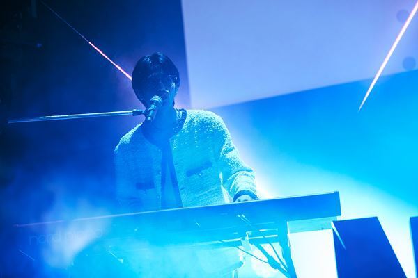 【生演奏映像＆写真55点】佐藤健、宮﨑優、町田啓太、志尊淳がサプライズ登場！ Netflix『グラスハート』TENBLANKによる生演奏に600人が熱狂