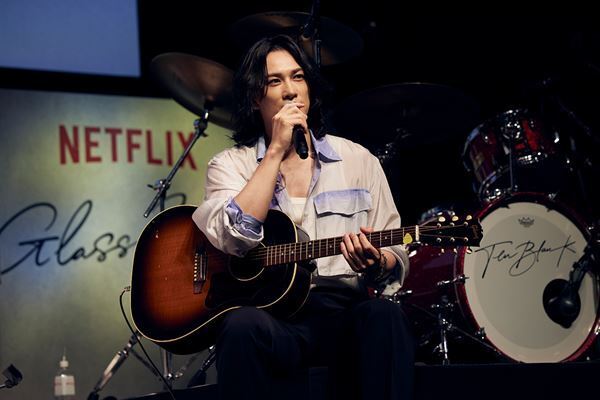 【生演奏映像＆写真55点】佐藤健、宮﨑優、町田啓太、志尊淳がサプライズ登場！ Netflix『グラスハート』TENBLANKによる生演奏に600人が熱狂