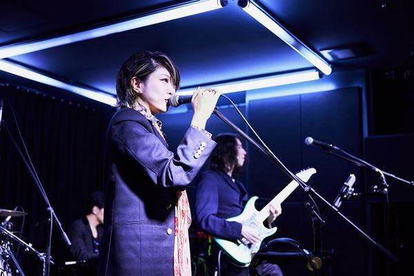 Little Black Dress、メジャー1stアルバム『AVANTGARDE』を引っ提げた東京ワンマンで魅せた一体感「一緒の空間で音楽を分かち合える幸せ」【オフィシャルレポート】