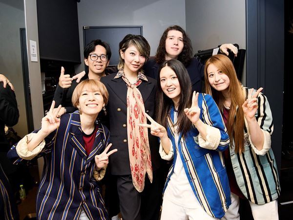 Little Black Dress、メジャー1stアルバム『AVANTGARDE』を引っ提げた東京ワンマンで魅せた一体感「一緒の空間で音楽を分かち合える幸せ」【オフィシャルレポート】