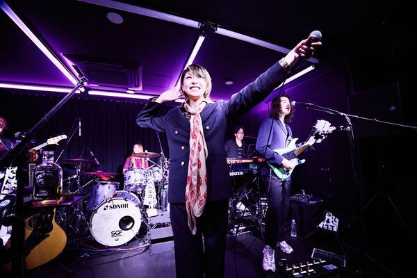 Little Black Dress、メジャー1stアルバム『AVANTGARDE』を引っ提げた東京ワンマンで魅せた一体感「一緒の空間で音楽を分かち合える幸せ」【オフィシャルレポート】
