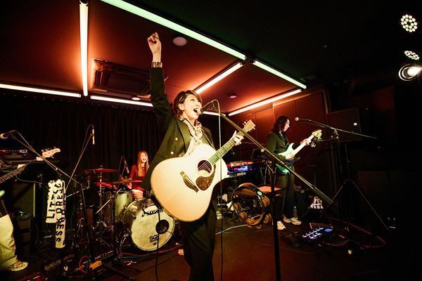Little Black Dress、メジャー1stアルバム『AVANTGARDE』を引っ提げた東京ワンマンで魅せた一体感「一緒の空間で音楽を分かち合える幸せ」【オフィシャルレポート】