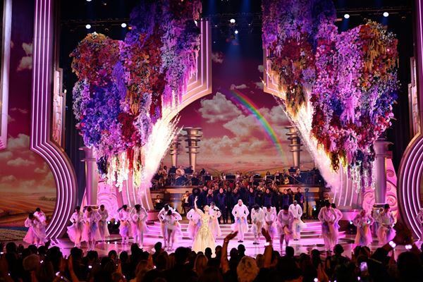 シンシア・エリヴォ＆アリアナ・グランデの熱いハグも！ 『ウィキッド 永遠の約束』特別イベント『忘れられない一夜』開催