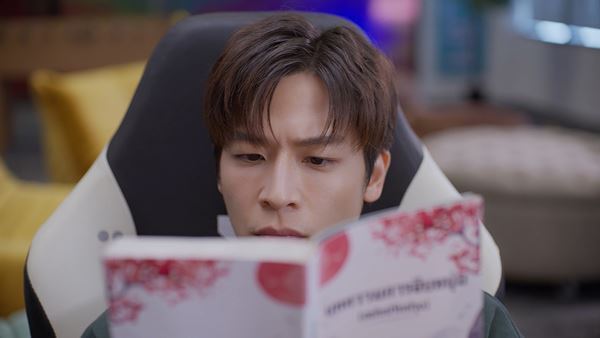 Snow Man向井康二を口説くために奮闘！ タイドラマ『Dating Game』第3話の場面写真10点＆予告編公開