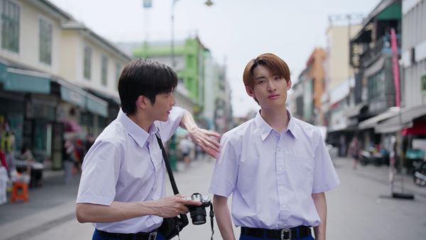 Snow Man向井康二を口説くために奮闘！ タイドラマ『Dating Game』第3話の場面写真10点＆予告編公開