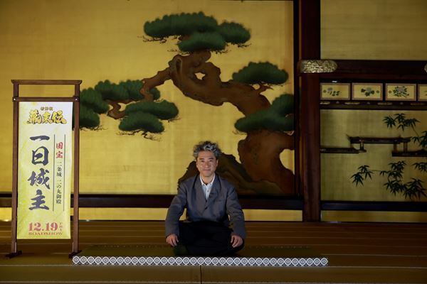 『新解釈・幕末伝』ムロツヨシが二条城の一日城主に！ 「坂本龍馬がこの景色を見たらどう思うんでしょう」