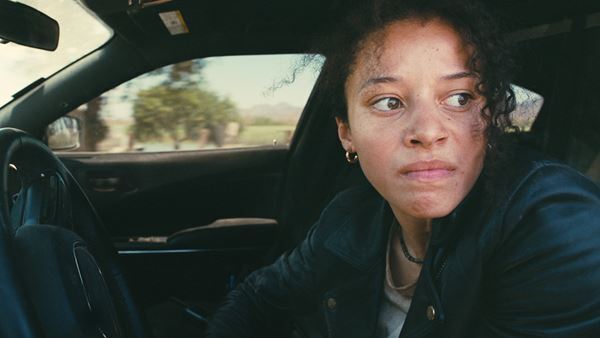 『ワン・バトル・アフター・アナザー』ディカプリオほか各キャラクターにフィーチャーした場面写真公開