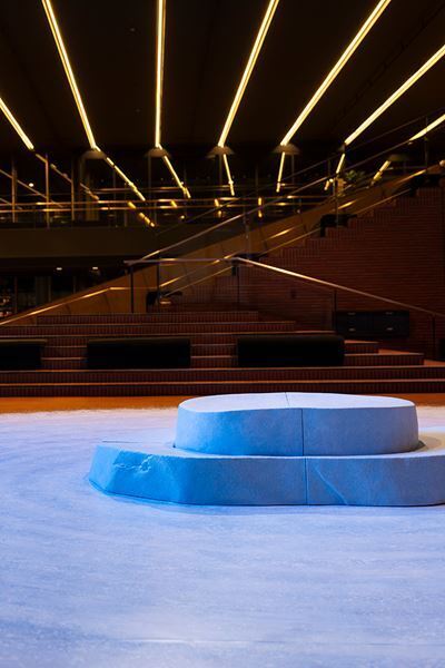 KAAT＜アトリウム＞に舞台美術が出現　Aokid×リンノスケ、浅川奏瑛、岡本優、目黒陽介、山田暁のパフォーマンスも