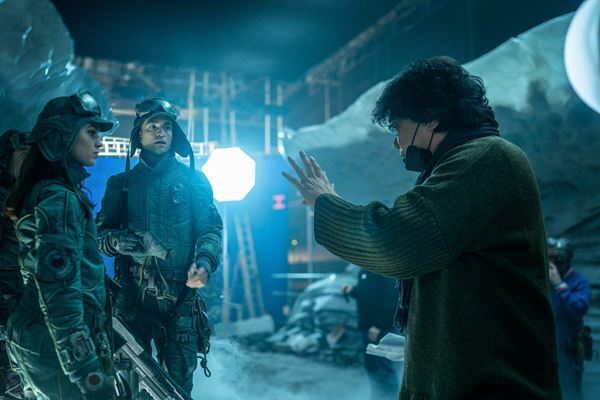 『ミッキー17』ポン・ジュノ監督からのSPメッセージ入り特別映像公開「全ての生き物は決して“使い捨て”ではありません」