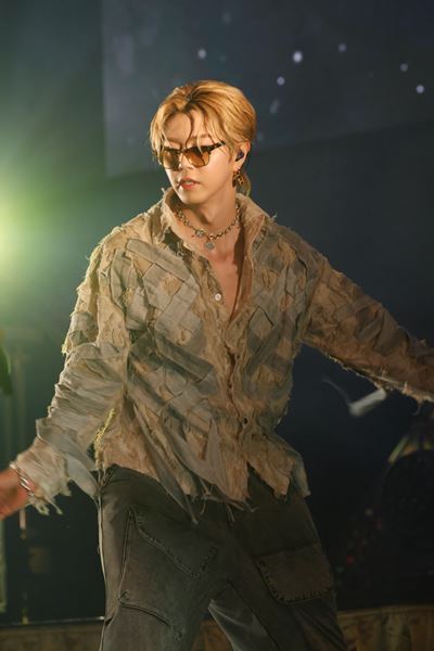 BUDDiiSとバディが再確認した“ライブをやる理由”「つらいこともある毎日の中で少しでも笑顔になってほしい」　『BUDDiiS Tour 2025-JORNiiY Ⅱ-』ライブレポート