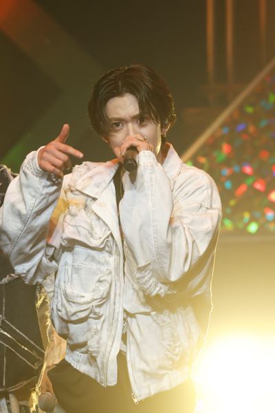 BUDDiiSとバディが再確認した“ライブをやる理由”「つらいこともある毎日の中で少しでも笑顔になってほしい」　『BUDDiiS Tour 2025-JORNiiY Ⅱ-』ライブレポート