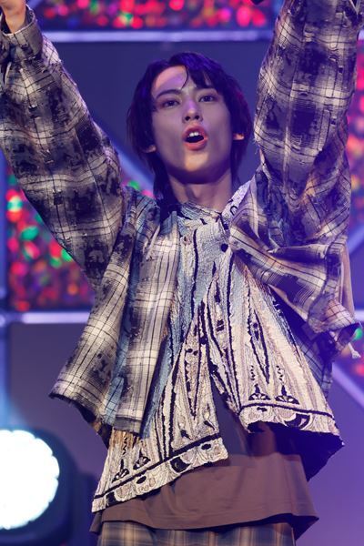 BUDDiiSとバディが再確認した“ライブをやる理由”「つらいこともある毎日の中で少しでも笑顔になってほしい」　『BUDDiiS Tour 2025-JORNiiY Ⅱ-』ライブレポート