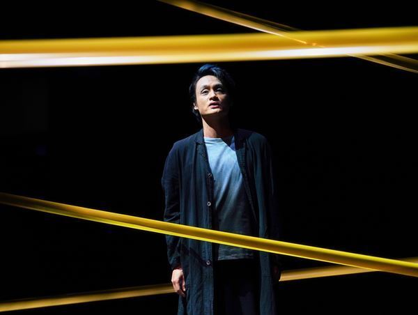 サイモン・スティーヴンスの2作同時上演『ポルノグラフィ PORNOGRAPHY／レイジ RAGE』開幕　初日コメント＆トレーラー映像が到着