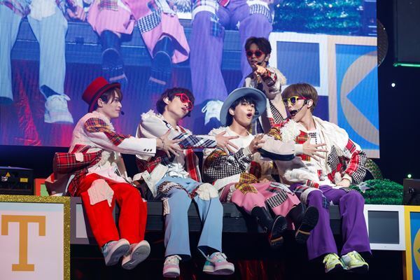 ONE N’ ONLYがSWAGと過ごした愛と笑顔の聖夜「来年もきっといい年になる」ONE N’ LIVE 2024 ハピホリ ～Merry XmaSWAG～ライブレポート