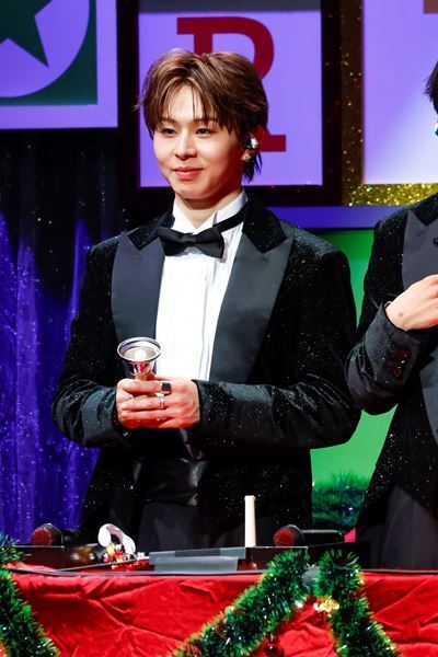 ONE N’ ONLYがSWAGと過ごした愛と笑顔の聖夜「来年もきっといい年になる」ONE N’ LIVE 2024 ハピホリ ～Merry XmaSWAG～ライブレポート