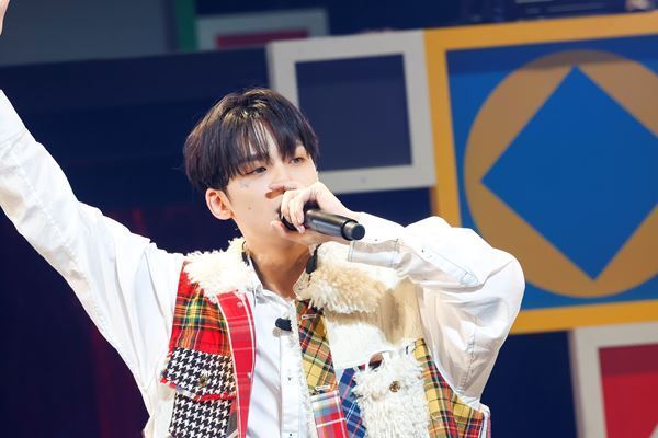 ONE N’ ONLYがSWAGと過ごした愛と笑顔の聖夜「来年もきっといい年になる」ONE N’ LIVE 2024 ハピホリ ～Merry XmaSWAG～ライブレポート