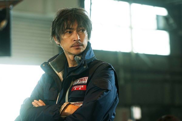 小栗旬、松坂桃李共演『フロントライン』 森七菜、滝藤賢一ら追加キャスト発表　特報＆場面写真も公開