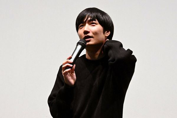 奥山由之監督、憧れのシャンテで『アット・ザ・ベンチ』公開に感無量！作品に込めた思いを語る！