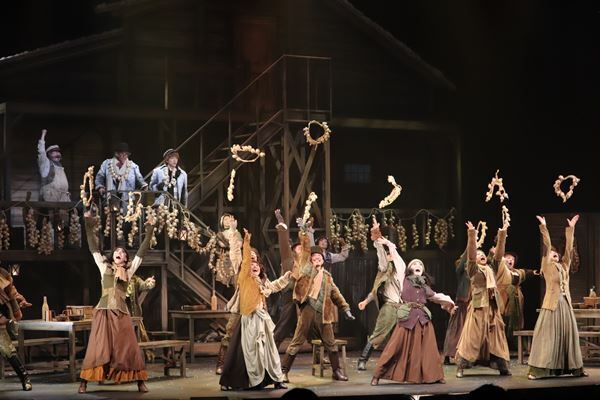 進化し続ける“納涼夏祭り”ミュージカル！ 山口祐一郎＆城田優が魅せる『ダンス オブ ヴァンパイア』新章開幕