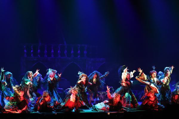 進化し続ける“納涼夏祭り”ミュージカル！ 山口祐一郎＆城田優が魅せる『ダンス オブ ヴァンパイア』新章開幕