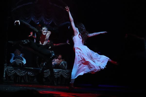 進化し続ける“納涼夏祭り”ミュージカル！ 山口祐一郎＆城田優が魅せる『ダンス オブ ヴァンパイア』新章開幕