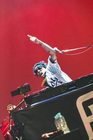 ASH DA HERO、盛況のうちに閉幕したZepp Shinjukuでのワンマンライブ『ASH DA HERO LIVE 2025 "New Chapter"』のレポートが到着！ 【オフィシャルレポート】