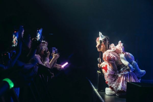 水曜日のカンパネラ『アジア・ヨーロッパツアー サマータイムゴースト』いよいよスタート　ソウルでの初ワンマン公演にファン集結！