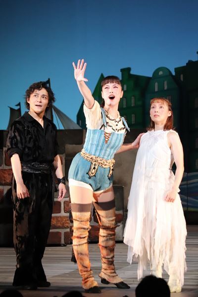 子どもにも大人にも！劇団四季が贈る、勇気と希望のファミリーミュージカル『カモメに飛ぶことを教えた猫』上演中