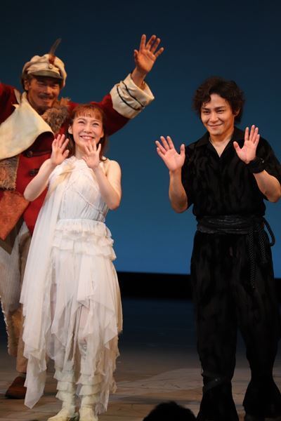 子どもにも大人にも！劇団四季が贈る、勇気と希望のファミリーミュージカル『カモメに飛ぶことを教えた猫』上演中