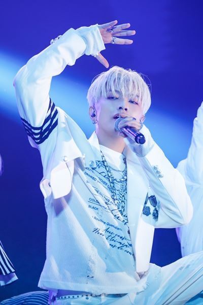 WILD BLUE 1周年の感謝を込めて　更なる大きな船出へ『WILD BLUE 1st Anniversary 〜SKY VOYAGE〜』レポート