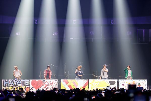 WILD BLUE 1周年の感謝を込めて　更なる大きな船出へ『WILD BLUE 1st Anniversary 〜SKY VOYAGE〜』レポート