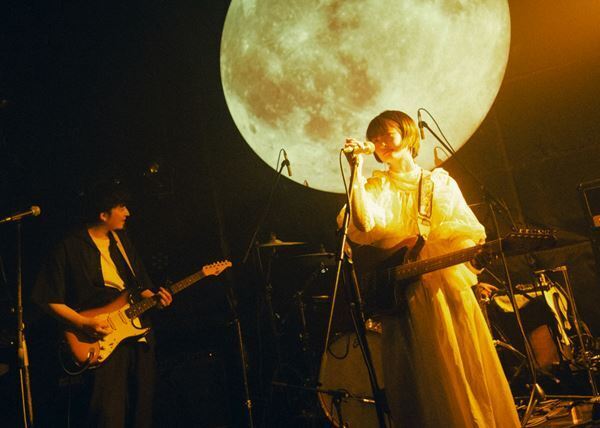 季節外れの雪が舞った、fumi×乙女絵画×成山剛出演『FUTURE RESERVE vol.7』ライブレポート