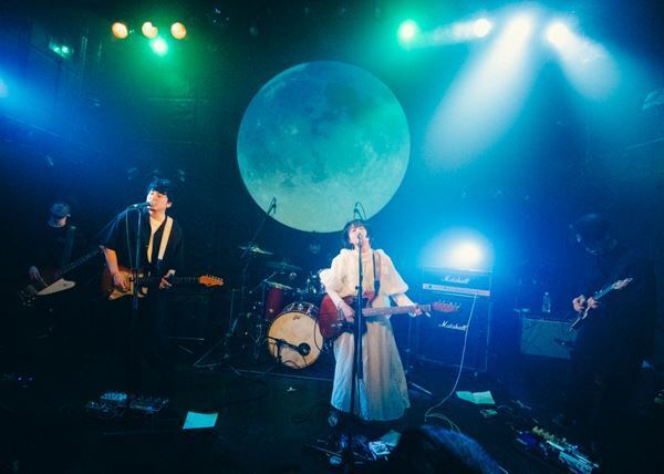 季節外れの雪が舞った、fumi×乙女絵画×成山剛出演『FUTURE RESERVE vol.7』ライブレポート