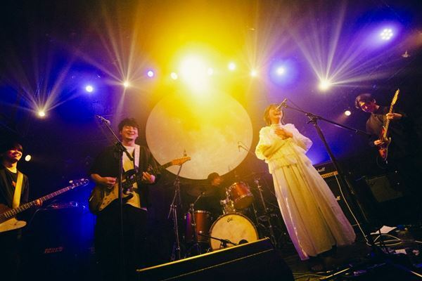 季節外れの雪が舞った、fumi×乙女絵画×成山剛出演『FUTURE RESERVE vol.7』ライブレポート